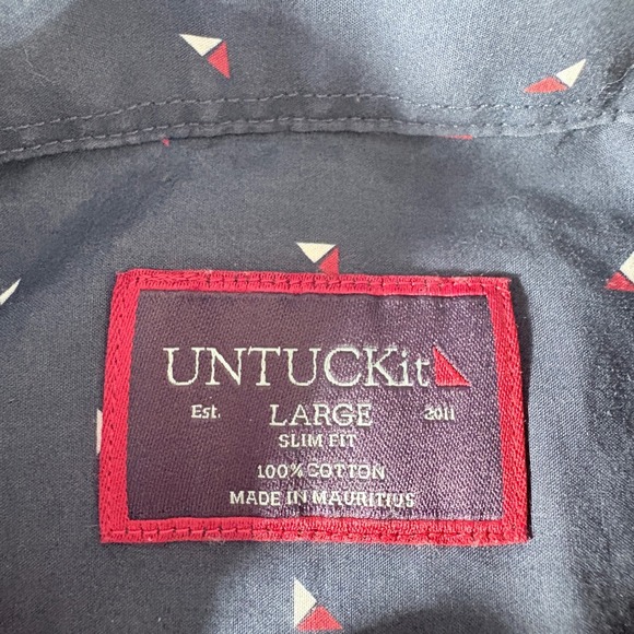 UNTUCKit Mens Large Slim Fit Navy Blue Triangle Print Short Sleeve Button Shirt - Picture 4 of 8